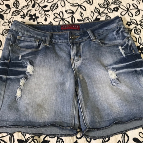 ❤️(43) Awesome stretchy blue jean shorts by Red Rivet. Wonderful cond! Size 7 - Picture 1 of 8